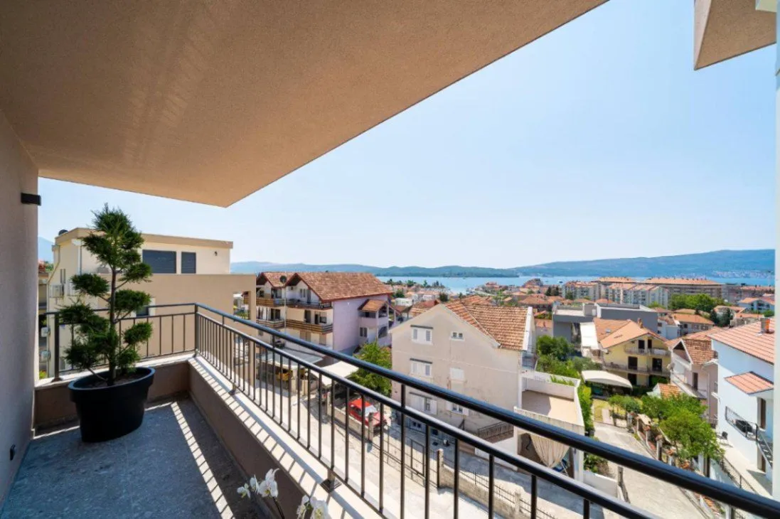 Sale, two bedroom apartment, 78m², Kalimanj, Tivat