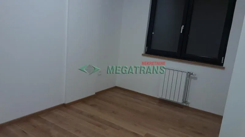 Izdavanje, stan, 143m², Centar, Novi Sad
