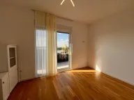 Izdavanje, četvorosoban stan, 132m², Novo naselje, Novi Sad - image 18