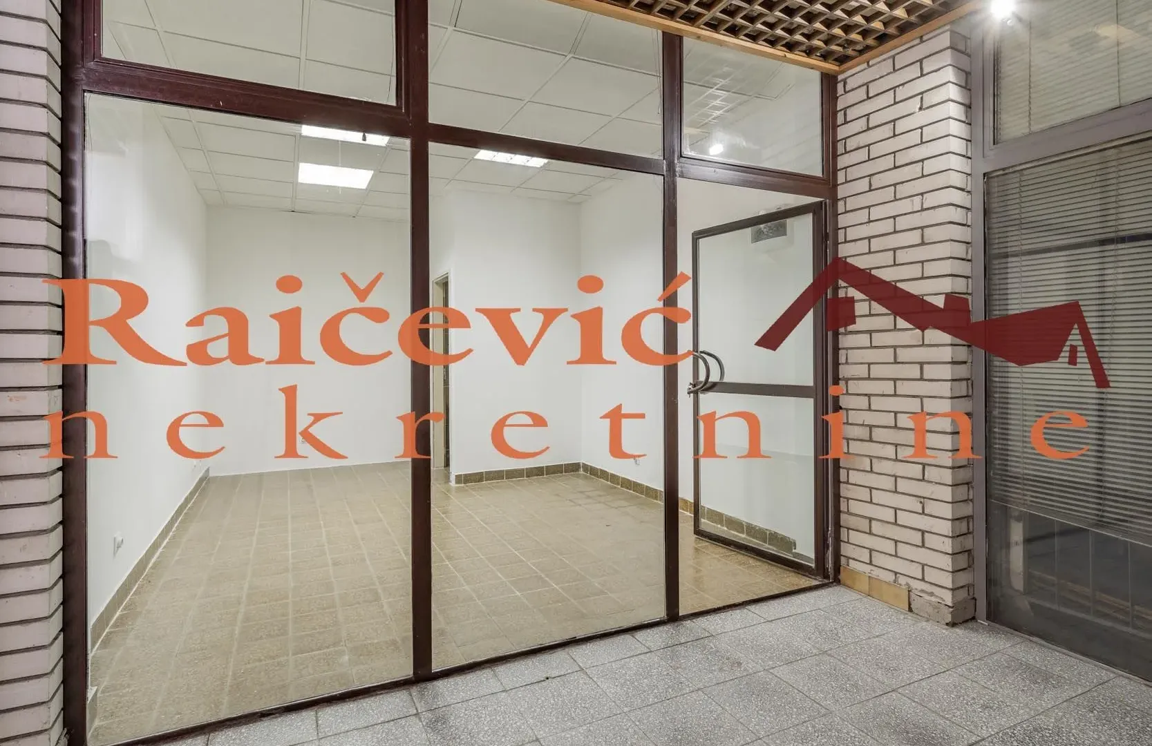 Sale, office space, 49m², Voždovac Sve Podlokacije, Beograd