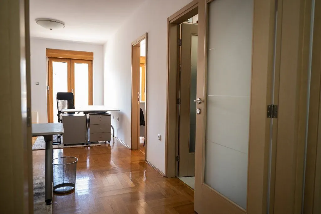 Rent, office space, 52m², Preko Morače, Podgorica