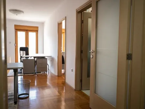 Rent, office space, 52m², Preko Morače, Podgorica - image 2