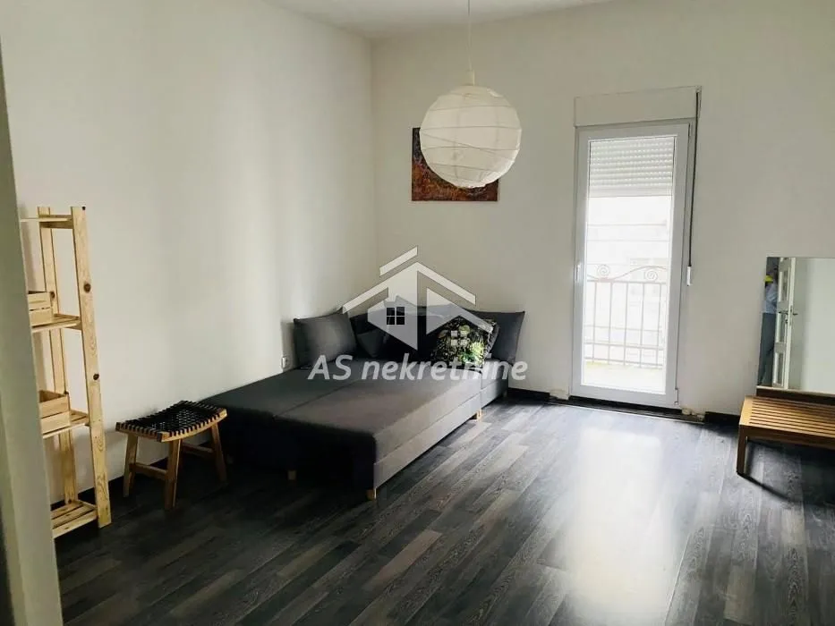 Rent, four bedroom apartment, 120m², Stari Grad, Beograd