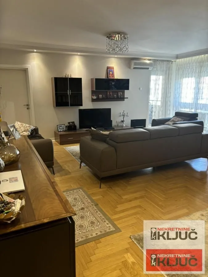 Prodaja, trosoban stan, 85m², Nova Detelinara, Novi Sad Sve Podlokacije