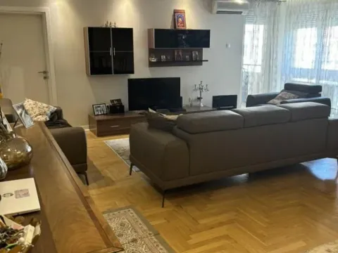 Prodaja, trosoban stan, 85m², Nova Detelinara, Novi Sad Sve Podlokacije