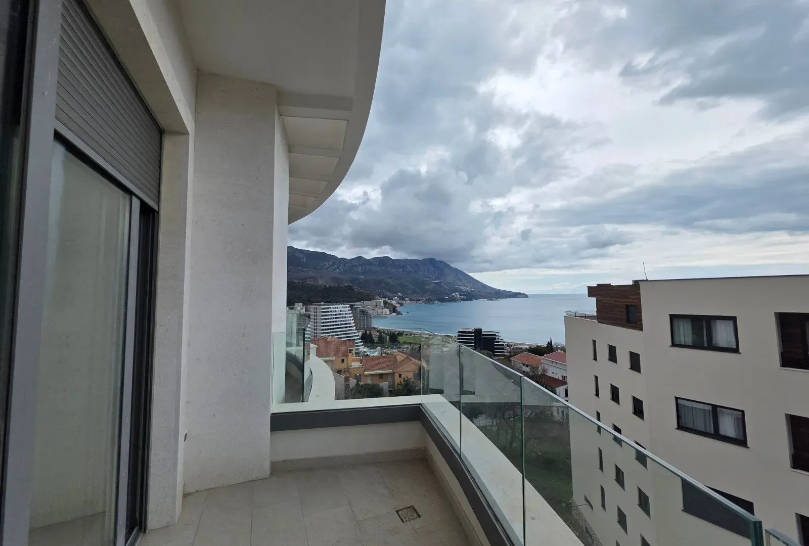 Sale, two bedroom apartment, 69m², Bečići, Budva