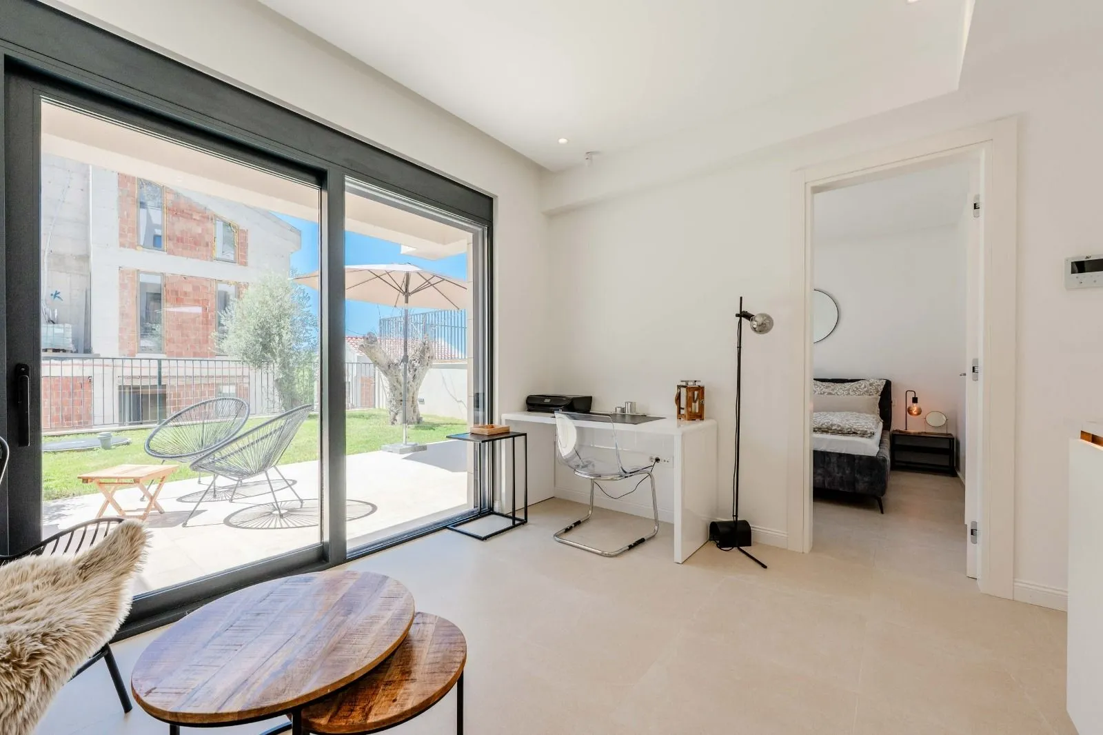 Izdavanje, kuća, 159m², Reževići, Budva