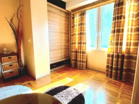 Izdavanje, trosoban stan, 89m², Centar, Podgorica - image 5