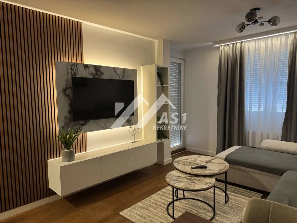 Izdavanje, dvosoban stan, 48m², Salajka, Novi Sad Sve Podlokacije