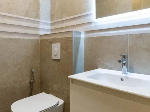 Izdavanje, trosoban stan, 142m², Podgorica, Crna Gora - image 2