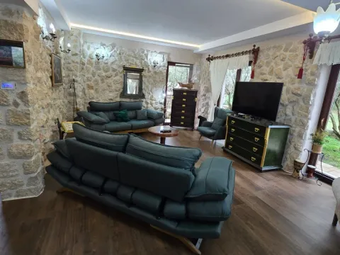 Sale, house, 650m², Prčanj, Kotor - image 4