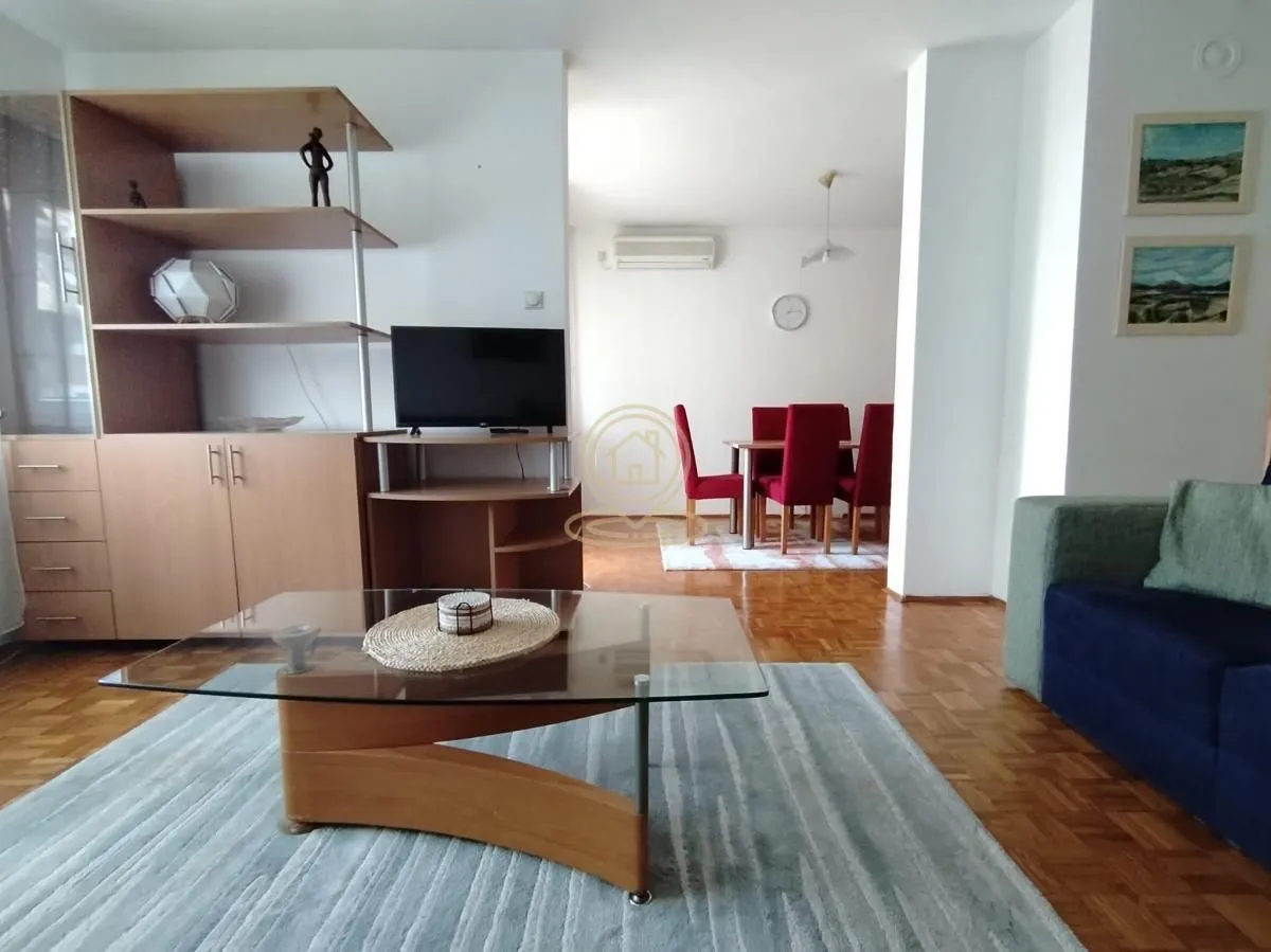 Rent, two bedroom apartment, 66m², Stari Grad, Beograd