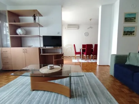 Rent, two bedroom apartment, 66m², Stari Grad, Beograd - image 2
