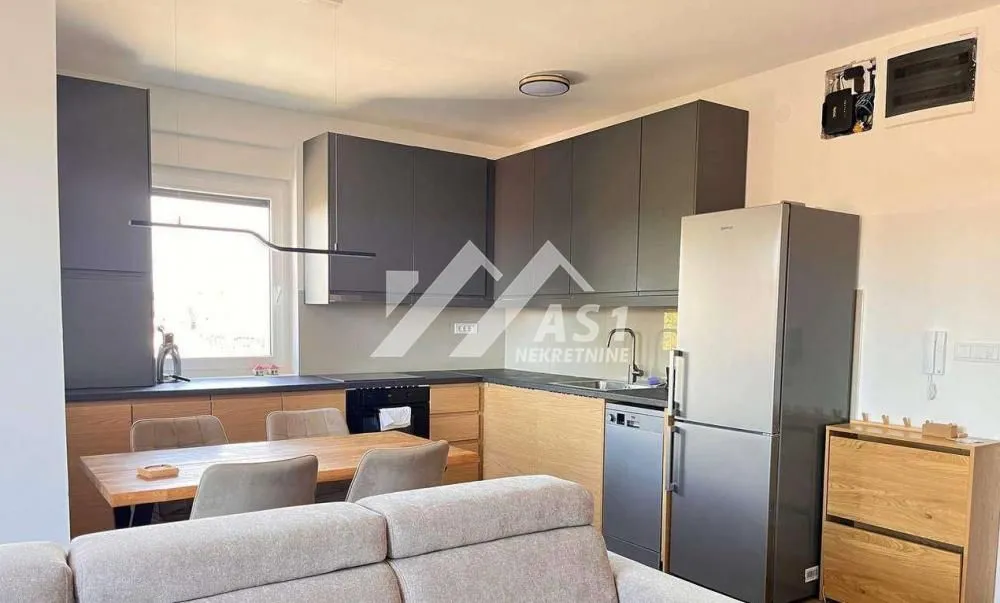Izdavanje, trosoban stan, 63m², Salajka, Novi Sad Sve Podlokacije