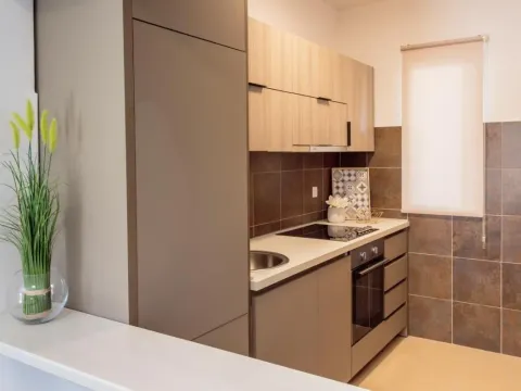 Izdavanje, dvosoban stan, 80m², Tivat, Crna Gora - image 6