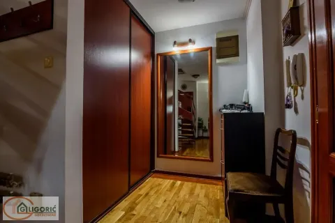 Sale, four bedroom apartment, 104m², Stari Grad, Beograd - image 11