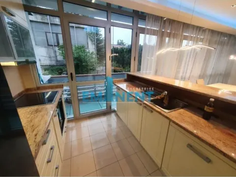 Izdavanje, stan, 148m², Savski Venac, Beograd - image 6