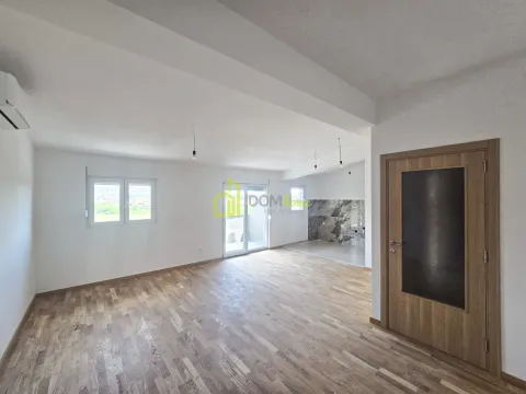 Prodaja, dvosoban stan, 84m², Zagorič, Podgorica - image 1