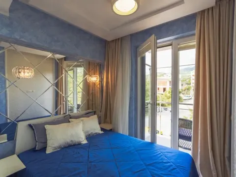 Izdavanje, trosoban stan, 146m², Bečići, Budva - image 8