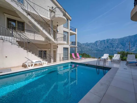 Prodaja, trosoban stan, 167m², Prčanj, Kotor - image 5