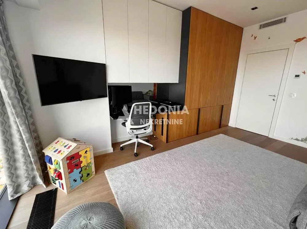 Izdavanje, trosoban stan, 96m², Novi Beograd Blok 65, Novi Beograd Sve Podlokacije