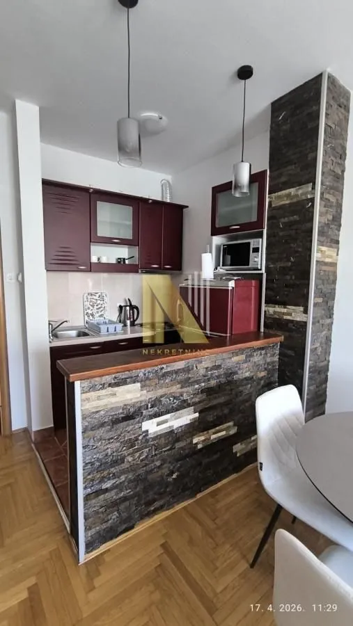 Izdavanje, dvosoban stan, 43m², Grbavica, Novi Sad Sve Podlokacije