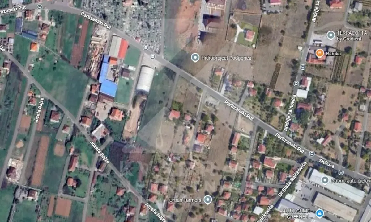 Izdavanje, plac, 394m², Tološi, Podgorica