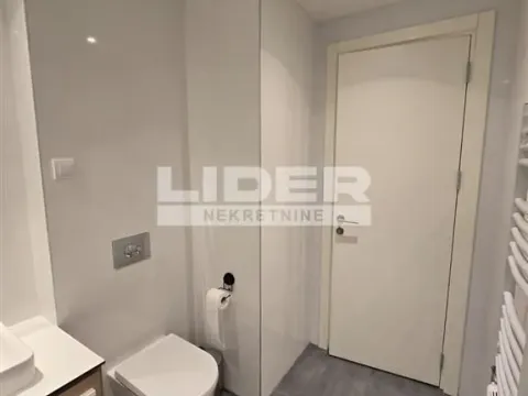 Izdavanje, trosoban stan, 86m², Savski Venac, Beograd - image 2