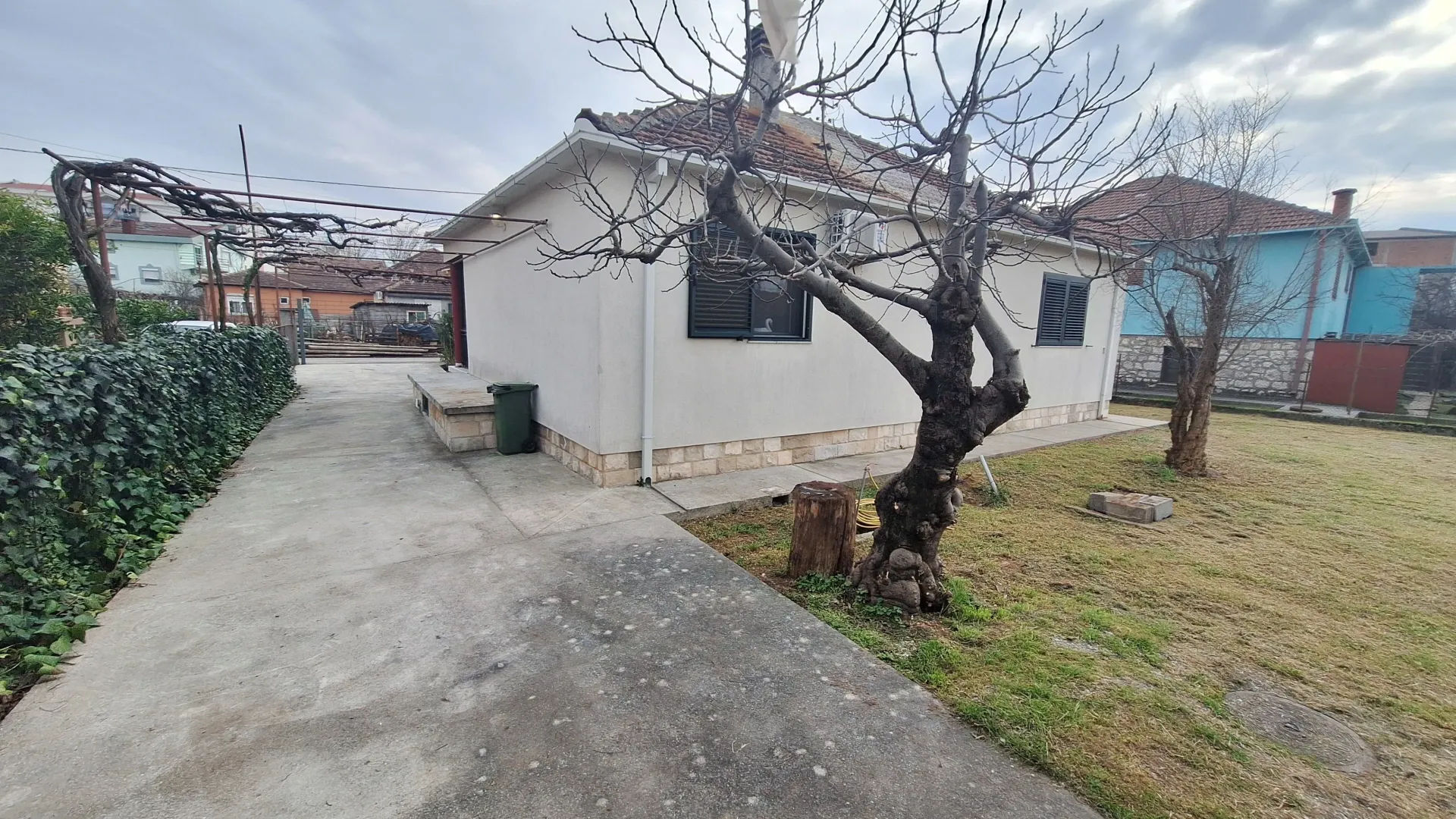 Rent, house, 110m², Stari Aerodrom, Podgorica