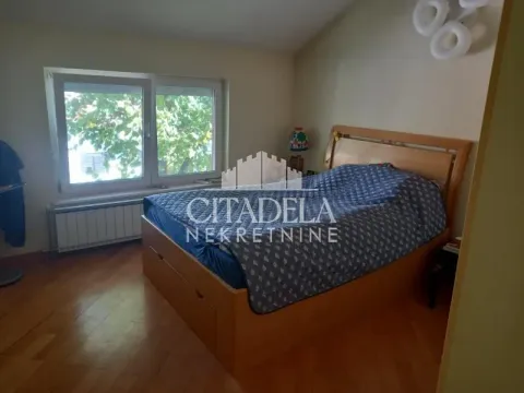 Izdavanje, trosoban stan, 110m², Zemun Kalvarija, Zemun Sve Podlokacije - image 12