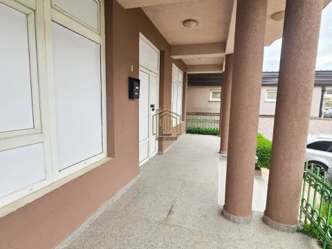 Izdavanje, poslovni prostor, 138m², Stari Aerodrom, Podgorica - image 8