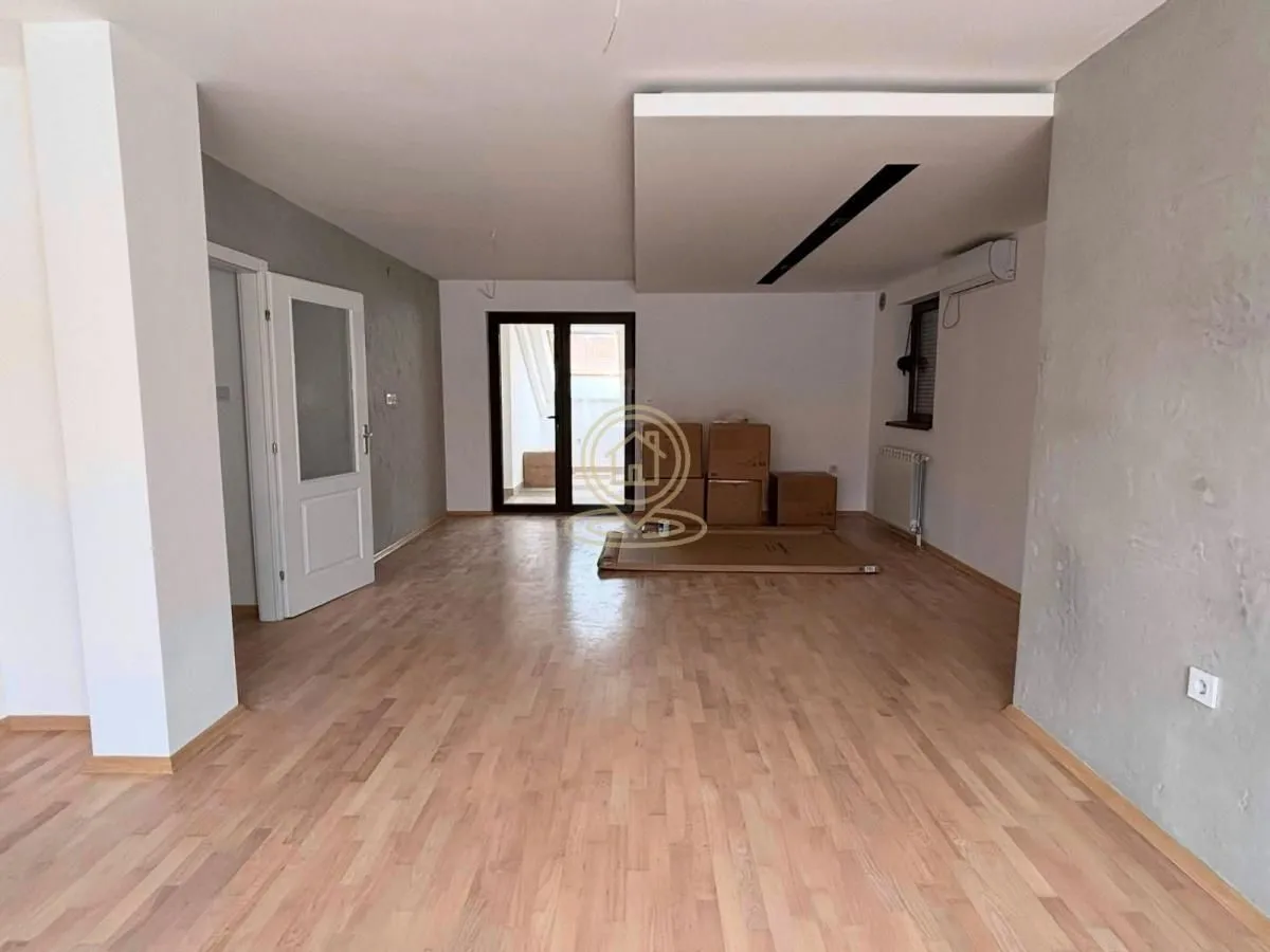 Sale, four bedroom apartment, 149m², Pantelej, Niš