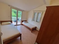 Rent, two bedroom apartment, 72m², Tivat, Crna Gora - image 7