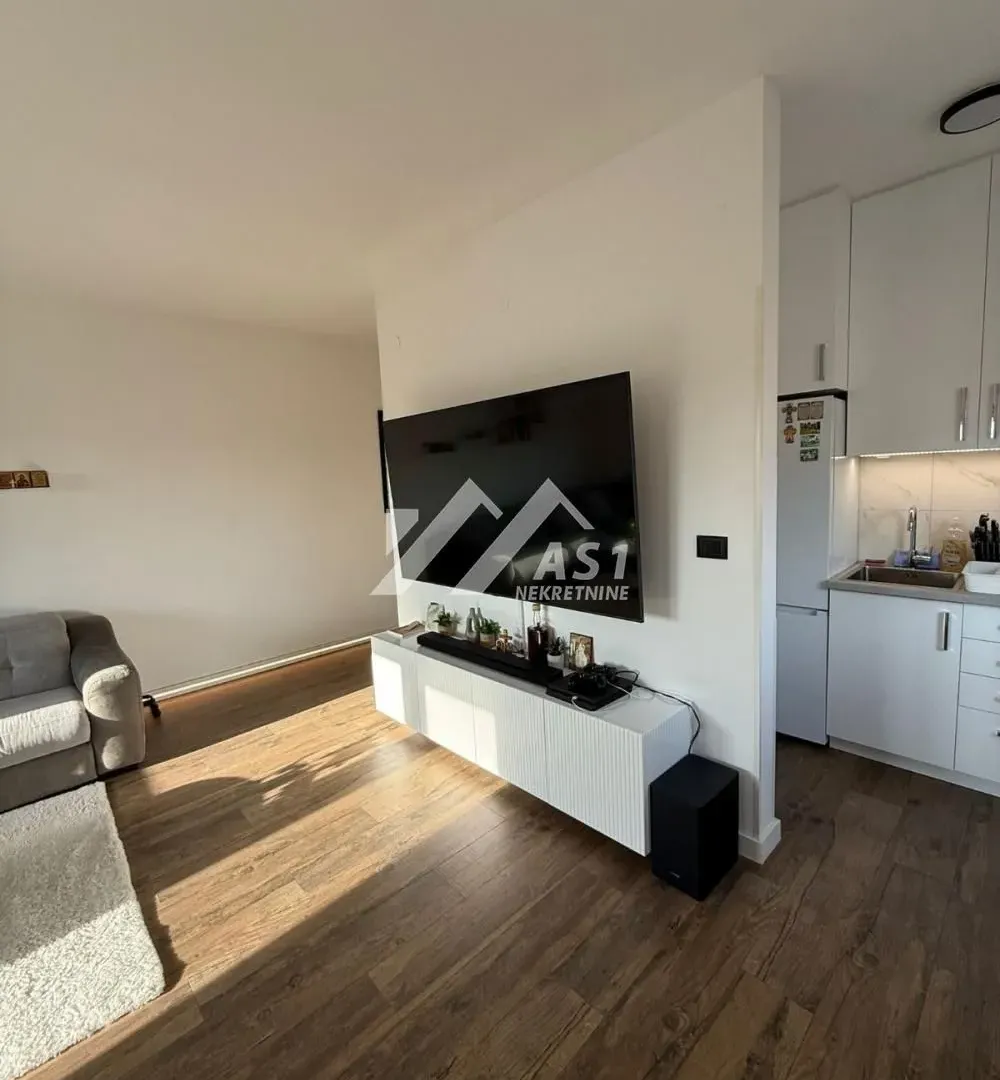 Izdavanje, četvorosoban stan, 88m², Novi Sad Sve Podlokacije, Novi Sad