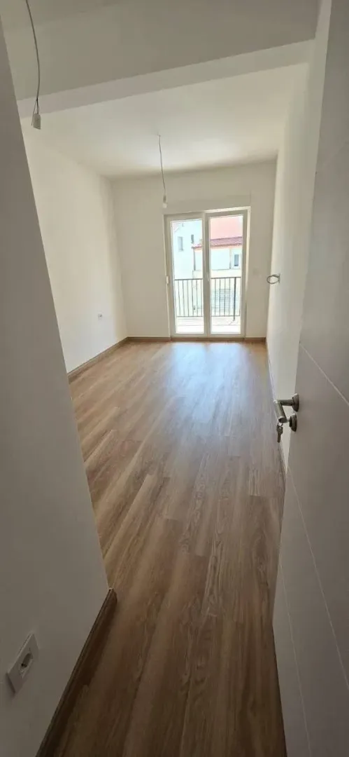 Prodaja, jednosoban stan, 56m², Lazi, Budva