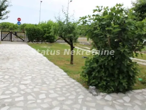 Prodaja, kuća, 242m², Novo naselje, Novi Sad - image 34