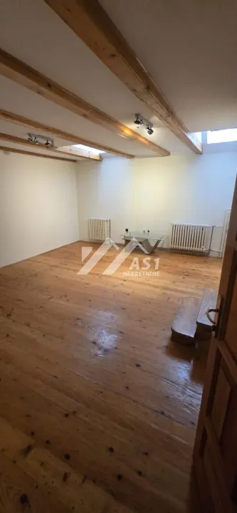 Izdavanje, trosoban stan, 68m², Centar, Novi Sad