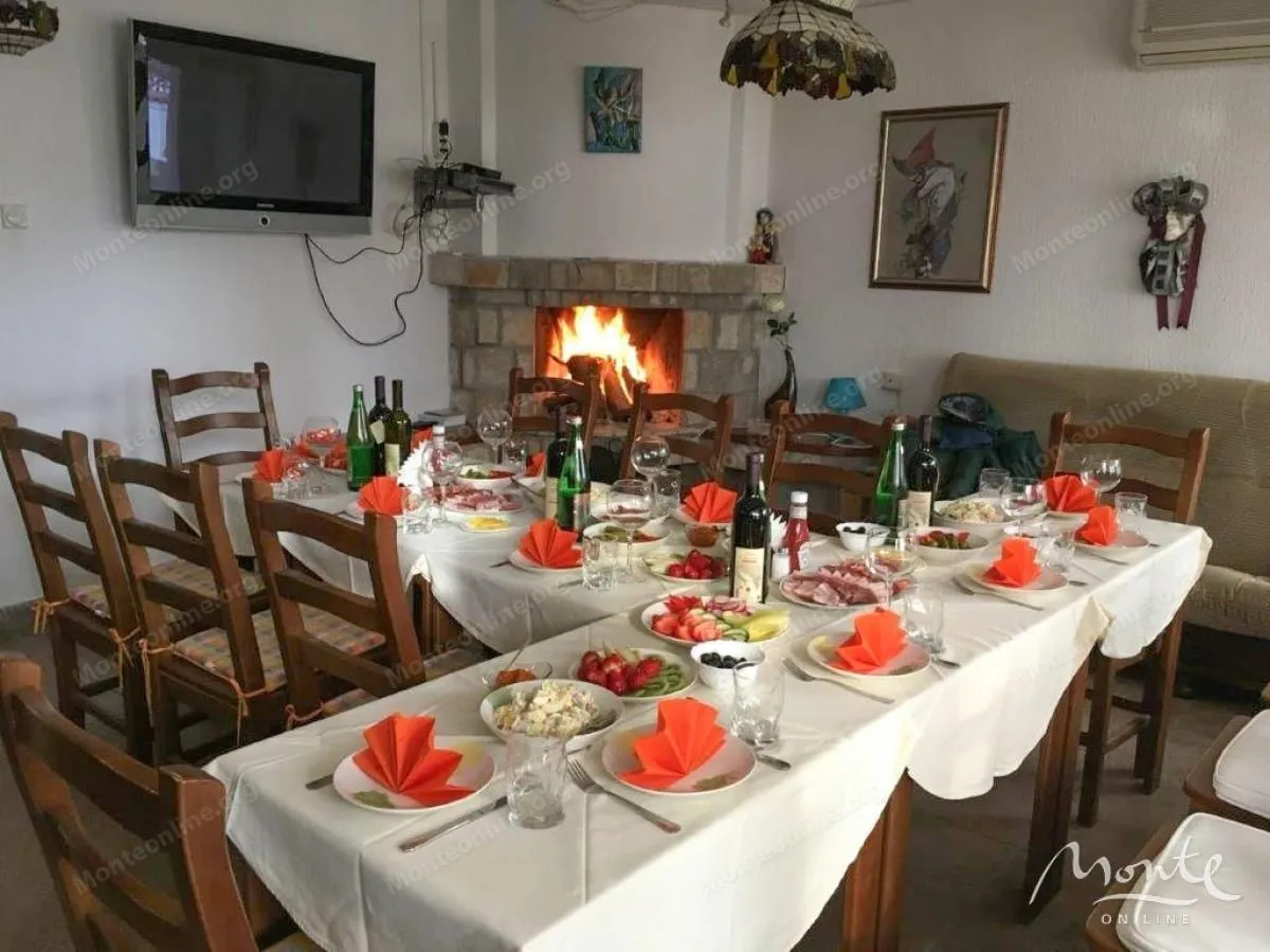 Sale, office space, 560m², Sutomore, Bar
