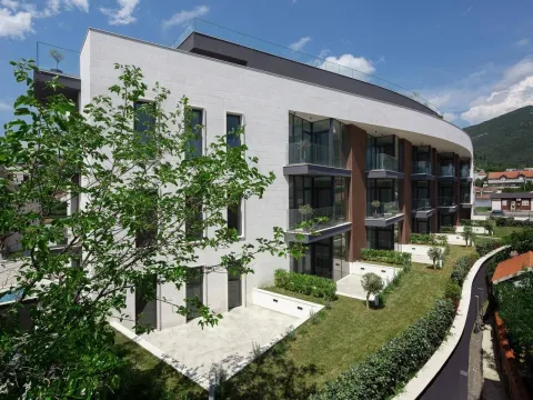 Prodaja, jednosoban stan, 68m², Tivat, Crna Gora