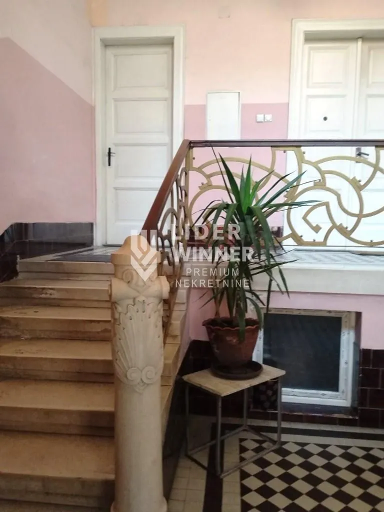 Prodaja, četvorosoban stan, 109m², Zemun Centar, Zemun Sve Podlokacije