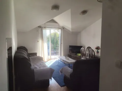 Izdavanje, dvosoban stan, 60m², Gornja Gorica, Podgorica - image 3