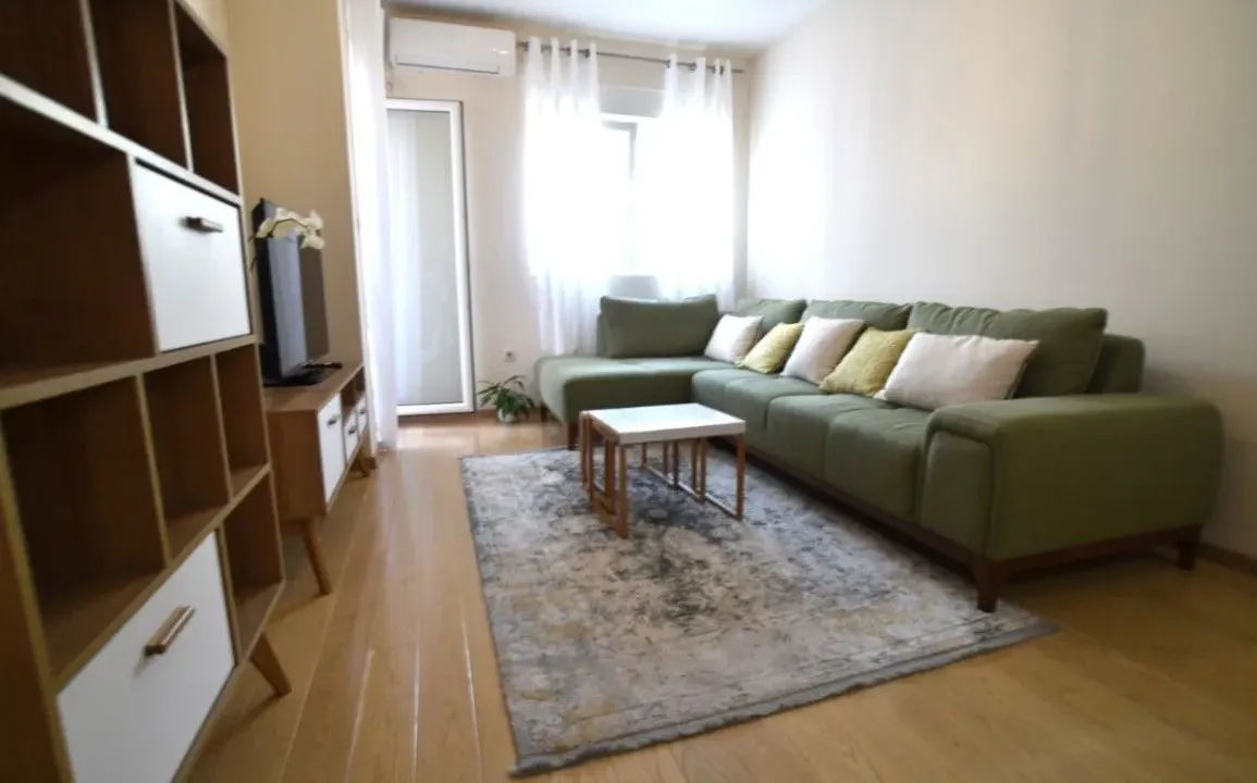 Izdavanje, jednosoban stan, 46m², City Kvart, Podgorica