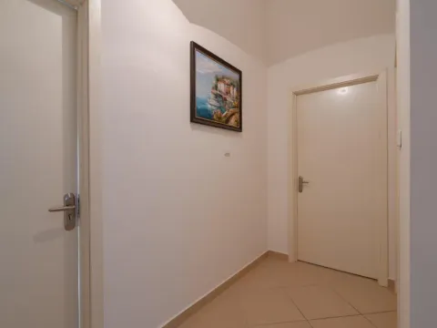 Prodaja, trosoban stan, 222m², Budva, Crna Gora - image 24