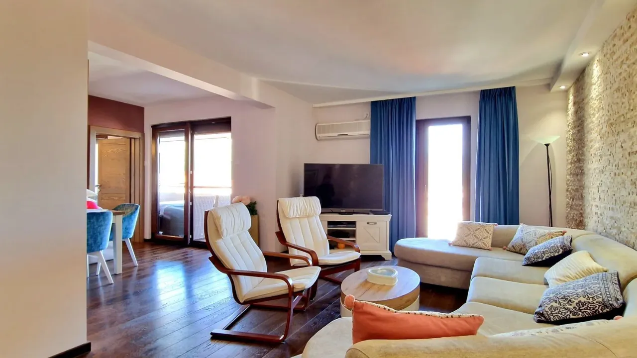 Prodaja, trosoban stan, 110m², Budva, Crna Gora