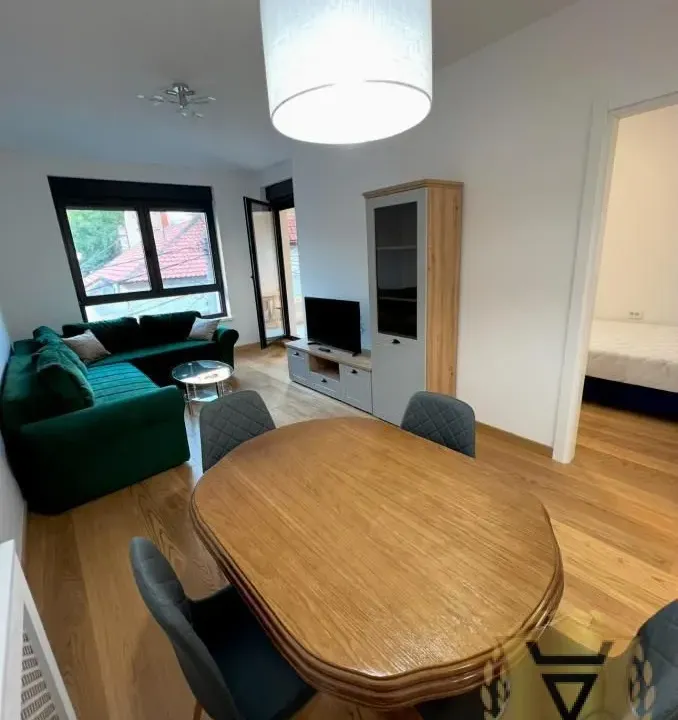 Izdavanje, dvosoban stan, 50m², Crveni Krst, Beograd