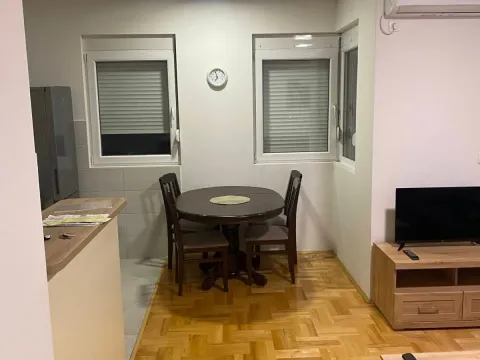 Rent, two bedroom apartment, 56m², Stari Aerodrom, Podgorica - image 4