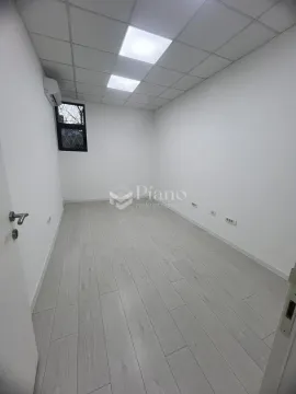 Rent, office space, 294m², Blok 5, Podgorica - image 13