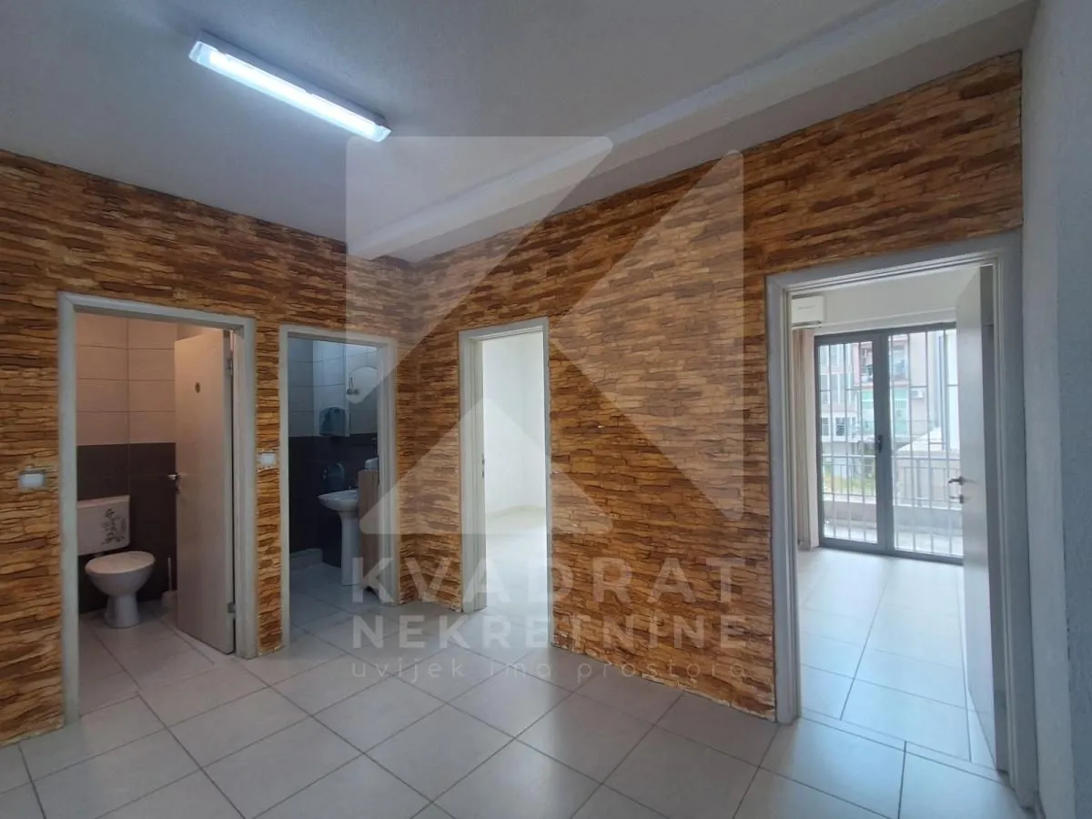 Rent, office space, 172m², 1 maj, Podgorica