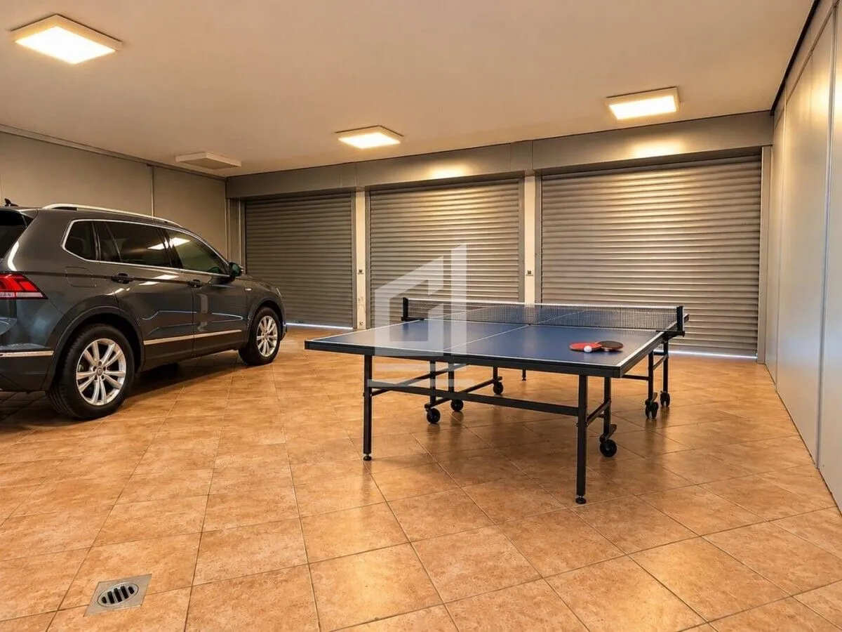 Izdavanje, trosoban stan, 250m², Mareza, Podgorica