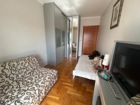 Izdavanje, dvosoban stan, 140m², Preko Morače, Podgorica - image 7